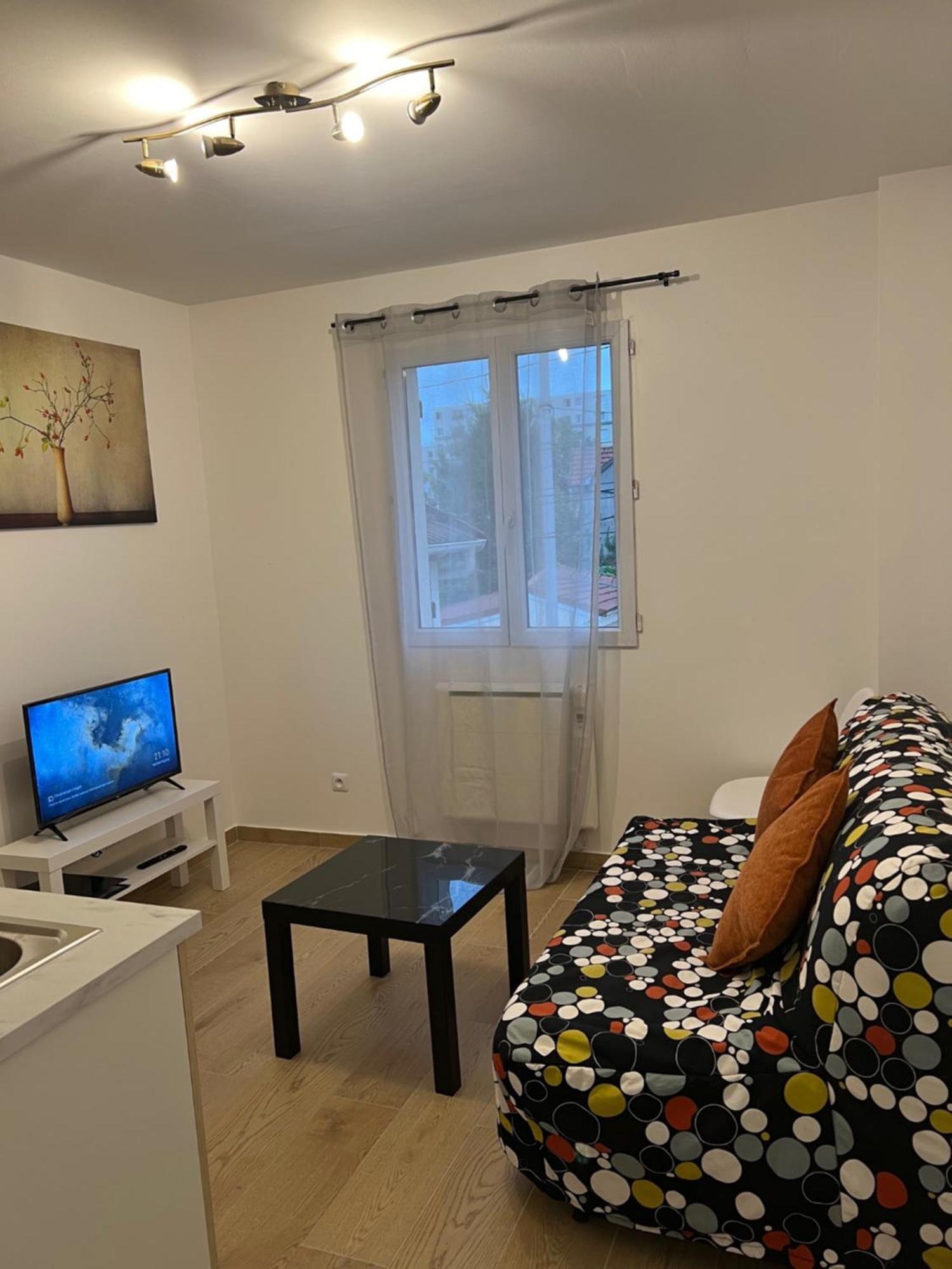 סן-דני Appartement Lumineux Pres Metro מראה חיצוני תמונה
